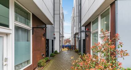 Perch - Cozy Studio | Own Bath | Heart of Fremont