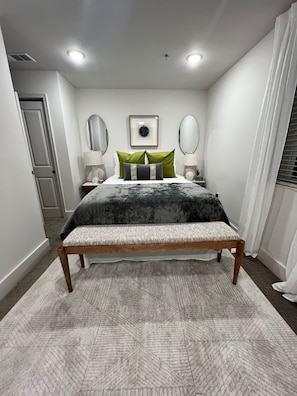 3 bedrooms, desk, iron/ironing board, WiFi