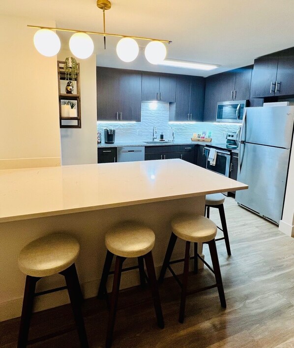 Fridge, microwave, oven, stovetop