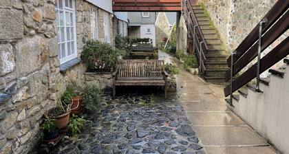 3 Redfern Court - an apartment that sleeps 4 guests in 2 bedrooms