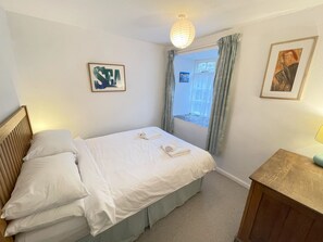 2 chambres, fer et planche à repasser, Wi-Fi gratuit, draps fournis