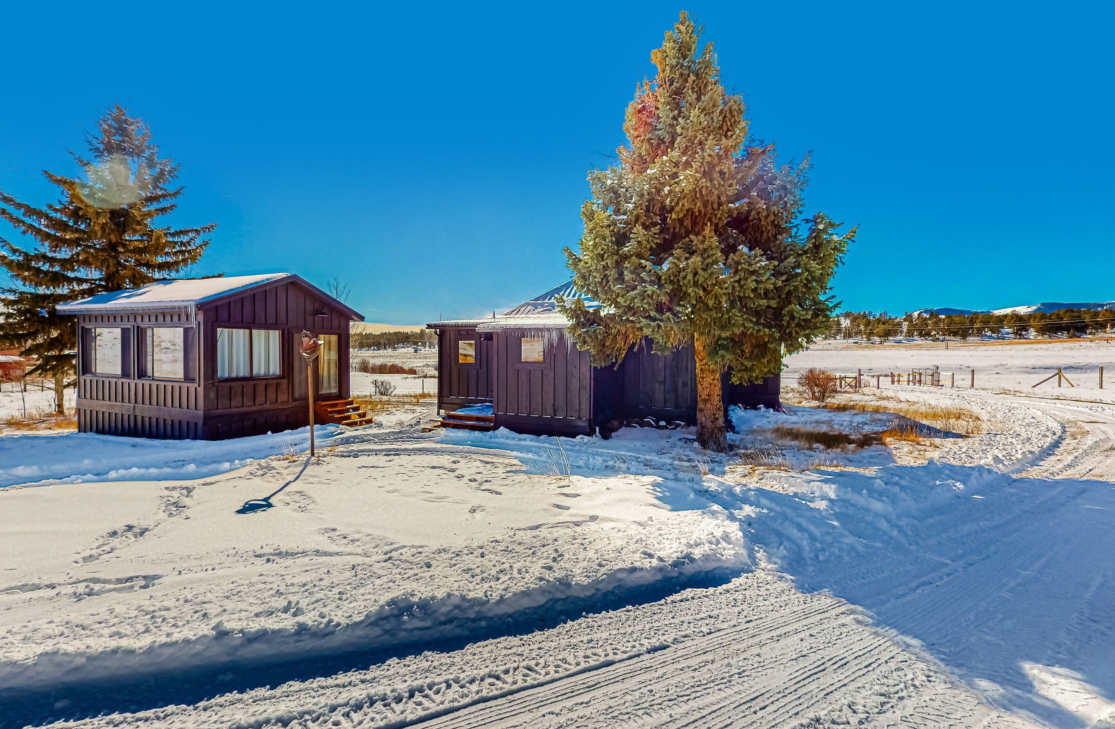 1800-acre ranch farmhouse with amazing views, animals, & entertainment