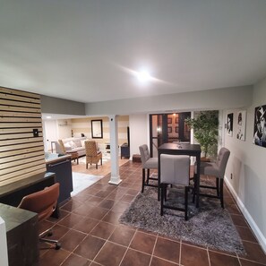 Interior - Stylish apartment in Baltimore - Minutes from everything! (Halethorpe)