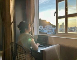 Fer et planche à repasser, Wi-Fi gratuit, draps fournis