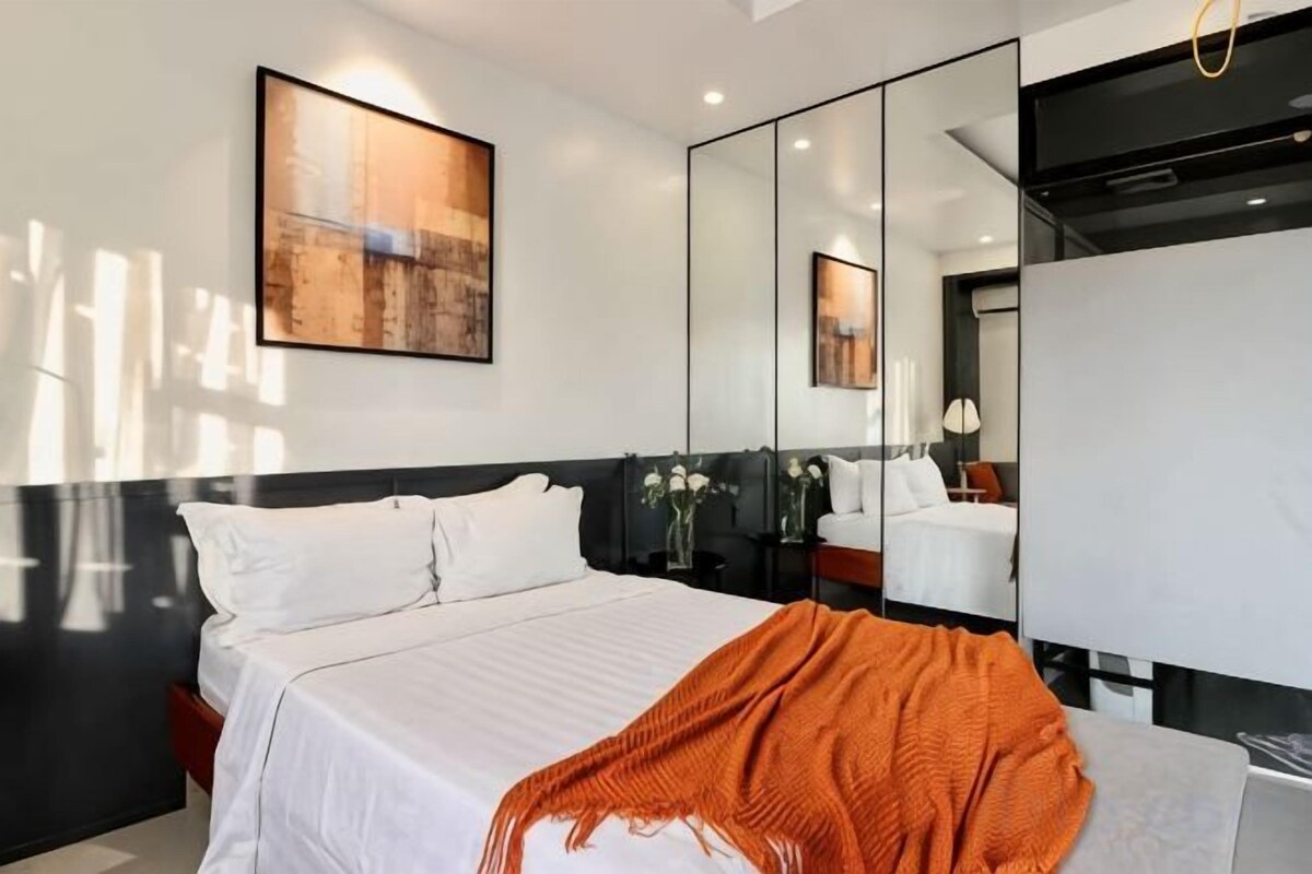 Iron/ironing board (on request), free WiFi, bed sheets