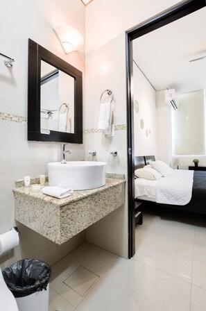 Hair dryer, towels - LoftStudio - Comfortable & Excellent Location in Monterrey / Gym & Pool (Monterrey)