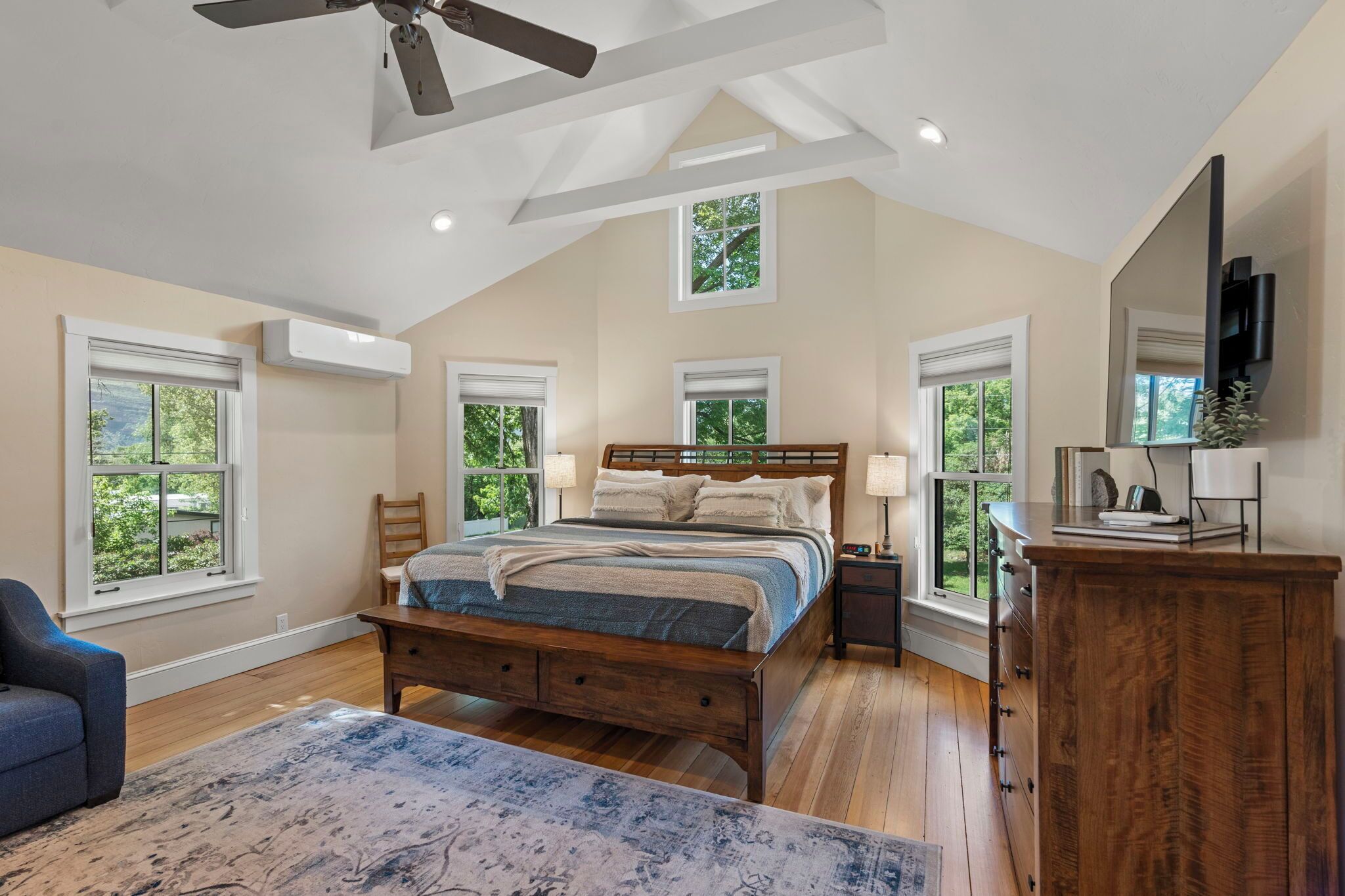 4 chambres, fer et planche à repasser, Wi-Fi gratuit, draps fournis