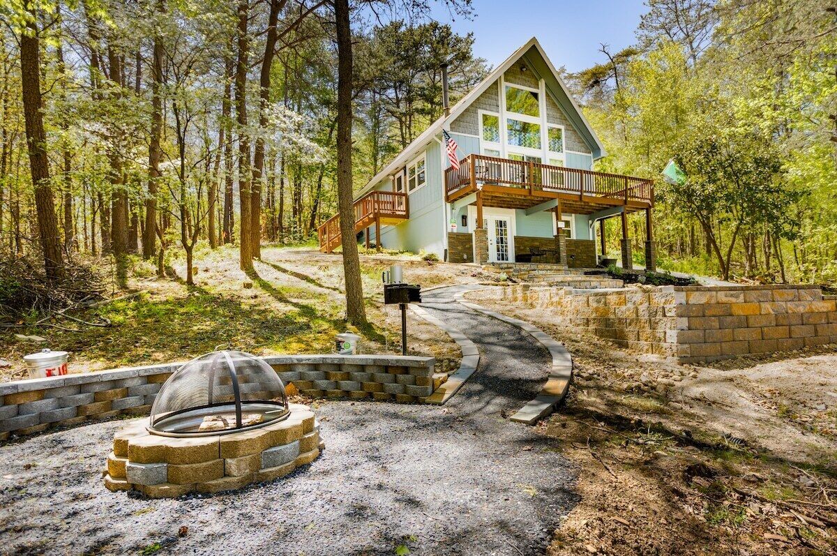 Longstreet Chalet - Ski, board, tube, bike, relax at fire pit