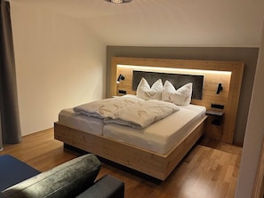 1 bedroom, internet, bed sheets
