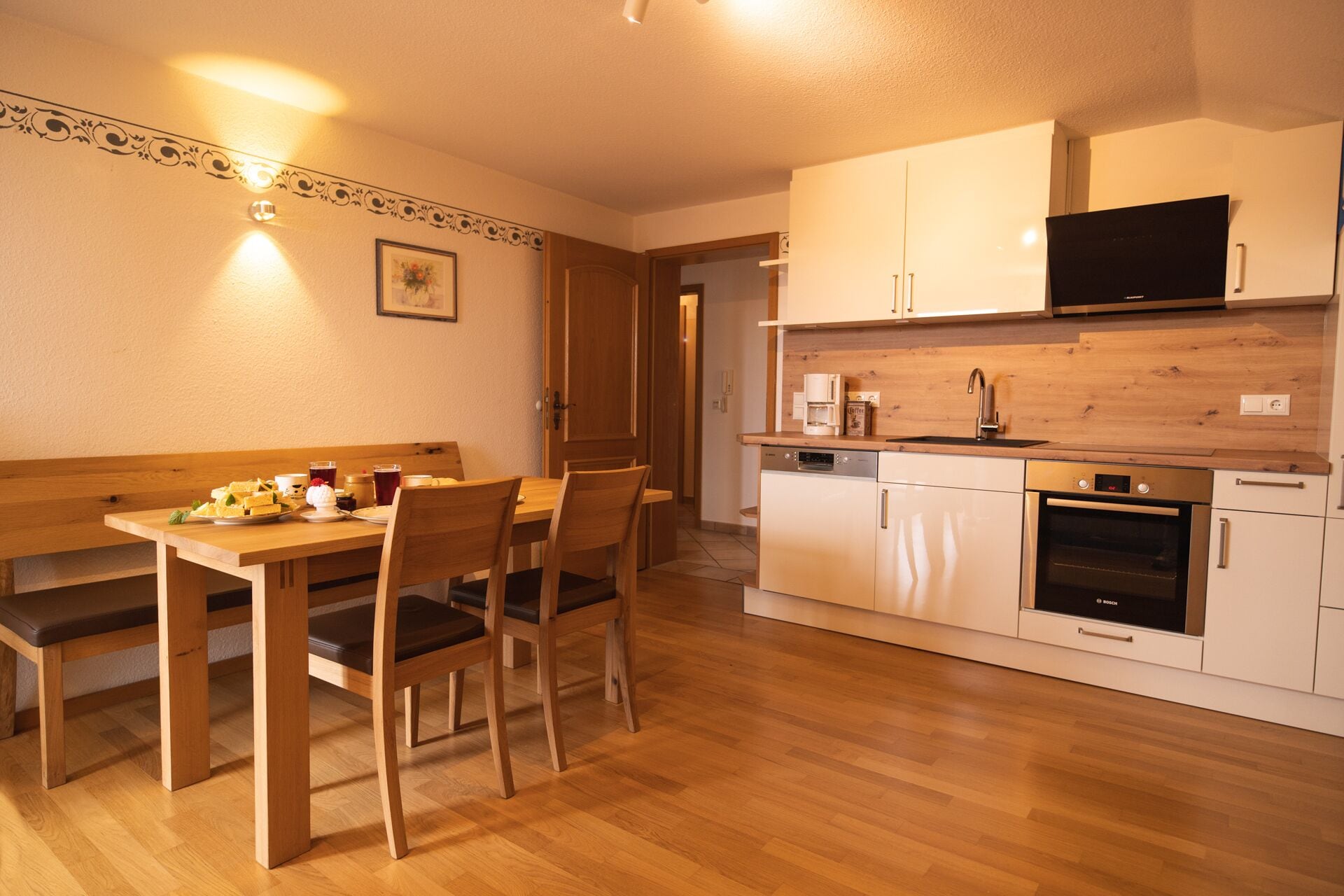 Køleskab, ovn, kogeplade, opvaskemaskine