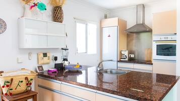 Frigorífic, microones, forn i rentaplats