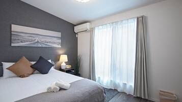 City Villa | 4 bedrooms, desk, free WiFi