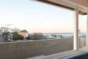 Interior - A modern space just steps away from the sea, perfect for an exclusive vacation. (Riccione)