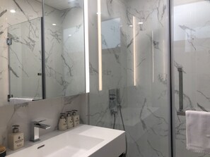 Bathroom - DongDong Apartment The Metropole (Ho Chi Minh City)