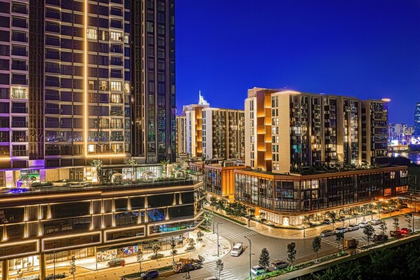 Exterior - DongDong Apartment The Metropole (Ho Chi Minh City)