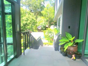 Appartement, 1 chambre, accessible aux personnes à mobilité réduite, balcon | Enceinte de l’hébergement