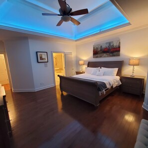 4 bedrooms, iron/ironing board, WiFi, bed sheets