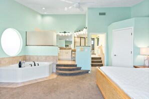 3 Schlafzimmer, Zimmersafe, Schreibtisch, Bügeleisen/Bügelbrett