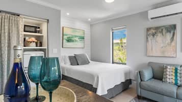 1 bedroom, in-room safe, desk, iron/ironing board