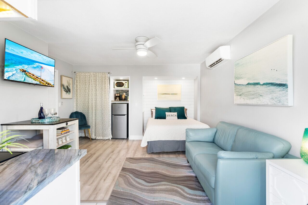 1 habitación, caja de seguridad en la habitación y escritorio 