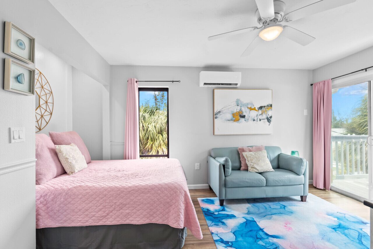 1 Schlafzimmer, Zimmersafe, Schreibtisch, Bügeleisen/Bügelbrett