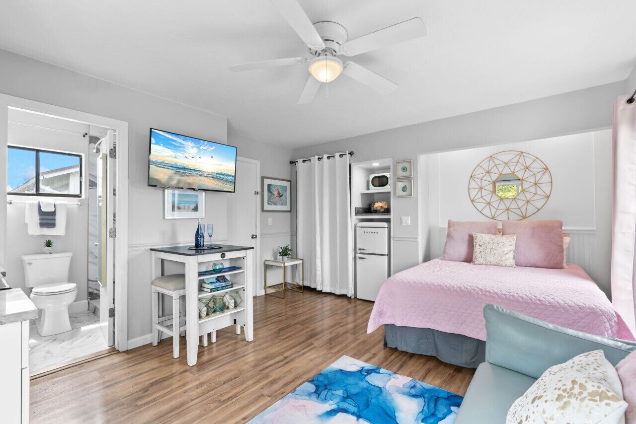 1 多间卧室、客房内保险箱、办公桌、熨斗/熨衣板