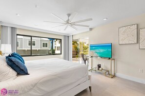 3 bedrooms, in-room safe, desk, iron/ironing board - Sundeck with Ocean View, Private Access to Beach & 500ft to the Village (Siesta Key)