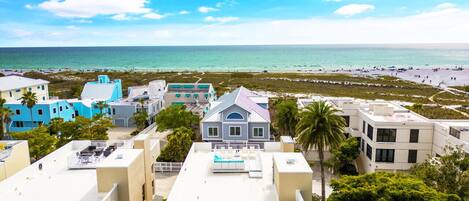 Beach nearby, sun loungers, beach towels