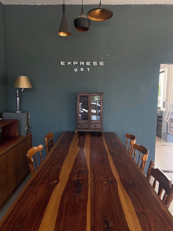 Reception - Express URT (Phunphin)