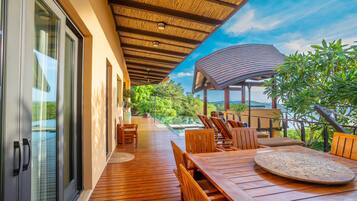 House | 6 bilik tidur