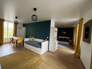 Căn hộ | Màn/rèm cản sáng, bàn ủi/dụng cụ ủi quần áo 