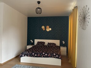 Căn hộ | Màn/rèm cản sáng, bàn ủi/dụng cụ ủi quần áo 