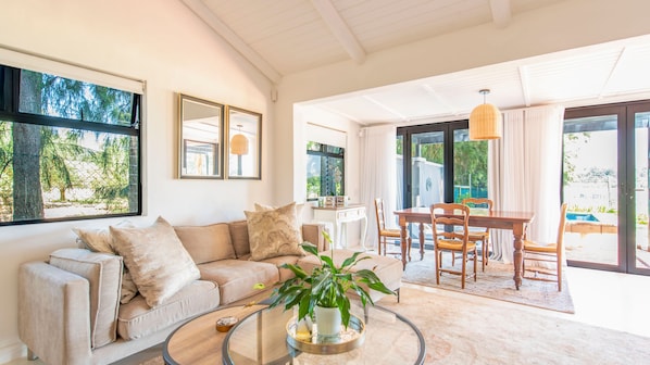 Chaumière | Aire de séjour | Téléviseur à écran plat