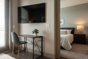 1 chambre, bureau, fer et planche à repasser, Wi-Fi