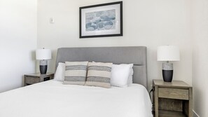 1 bedroom, desk, iron/ironing board, WiFi