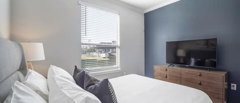 1 bedroom, desk, iron/ironing board, Internet