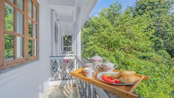 Deluxe Double Room | Terrace/patio