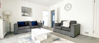 Zen 8-Bedroom Den in Edgbaston