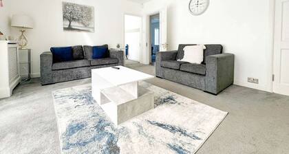 Zen 8-Bedroom Den in Edgbaston