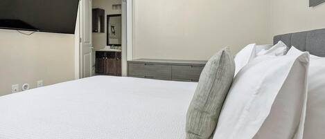 1 bedroom, desk, iron/ironing board, Internet