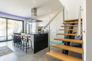Fridge, microwave, oven, stovetop - Amazing sunfilled 2 bedroom/4person Villa overlooking the Ria estuary in Alvor (Alvor)