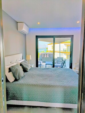2 bedrooms, iron/ironing board, WiFi, bed sheets - Amazing sunfilled 2 bedroom/4person Villa overlooking the Ria estuary in Alvor (Alvor)