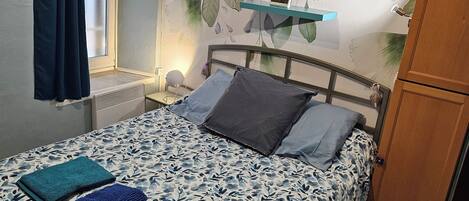 1 soverom, strykejern/-brett, reiseseng for barn og wi-fi (inkludert)