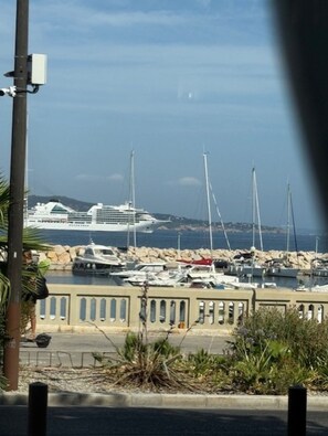 Marina - Joli T2 Meublé Bord de mer vue Magnifique Baie de la Ciotat (La Ciotat)