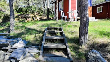 Cottage | 1 bedroom, travel crib, bed sheets