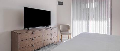 1 bedroom, desk, iron/ironing board, Internet