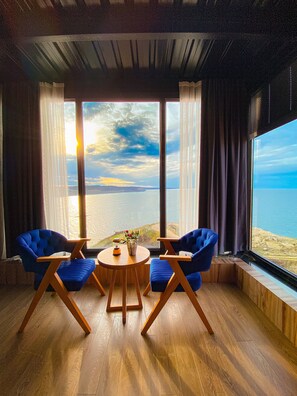 Smart TV 45 pulgadas con canales de televisión vía satélite