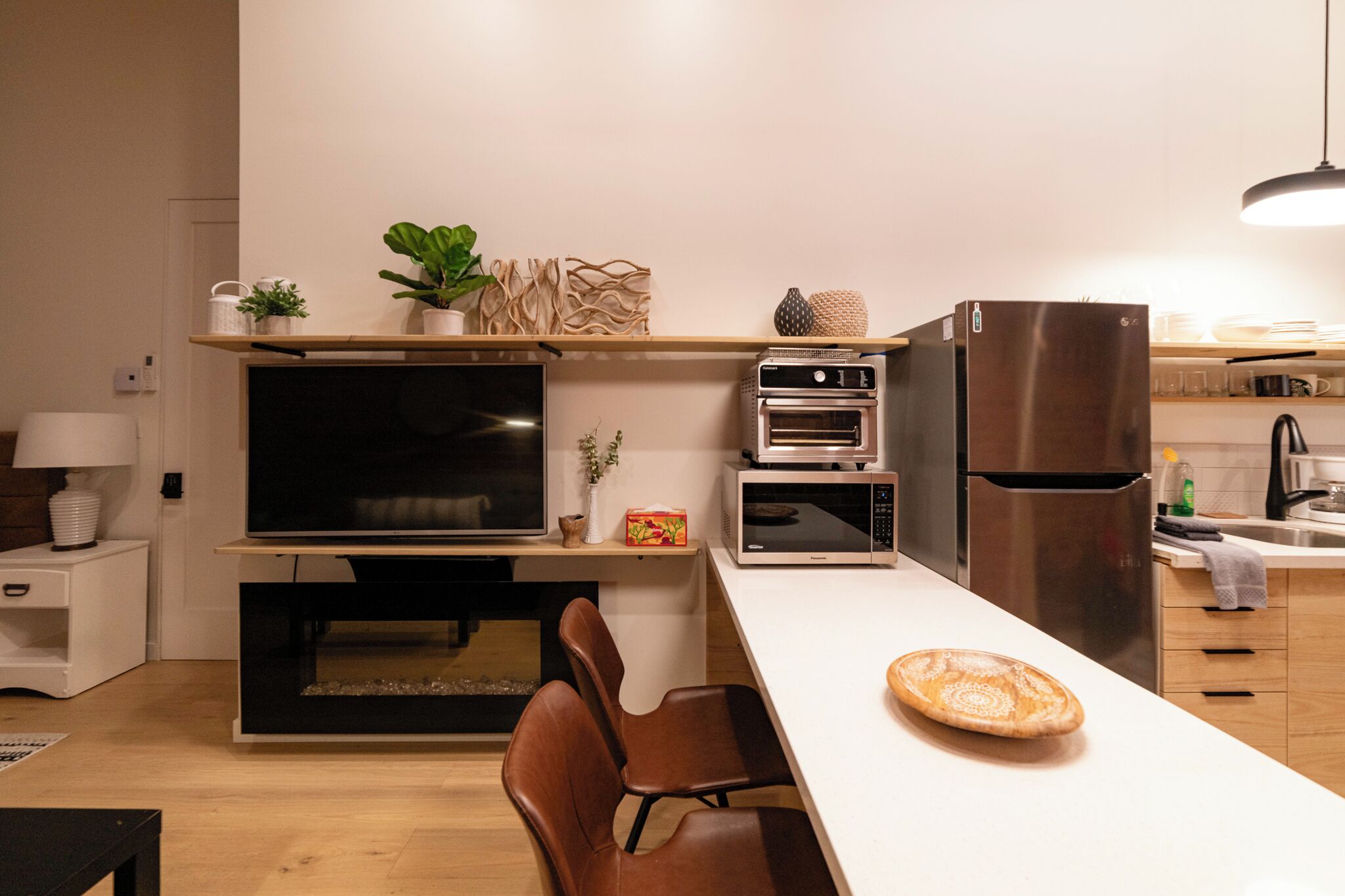 Refrigerador, microondas, horno y lavavajillas 