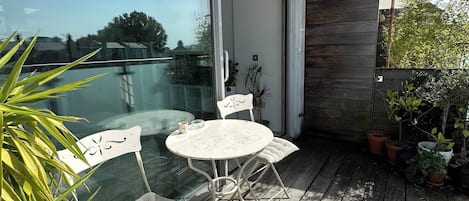 Apartment, 1 Bedroom, Balcony | Front of property