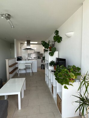 Apartment, 1 Schlafzimmer, Balkon | Wohnbereich